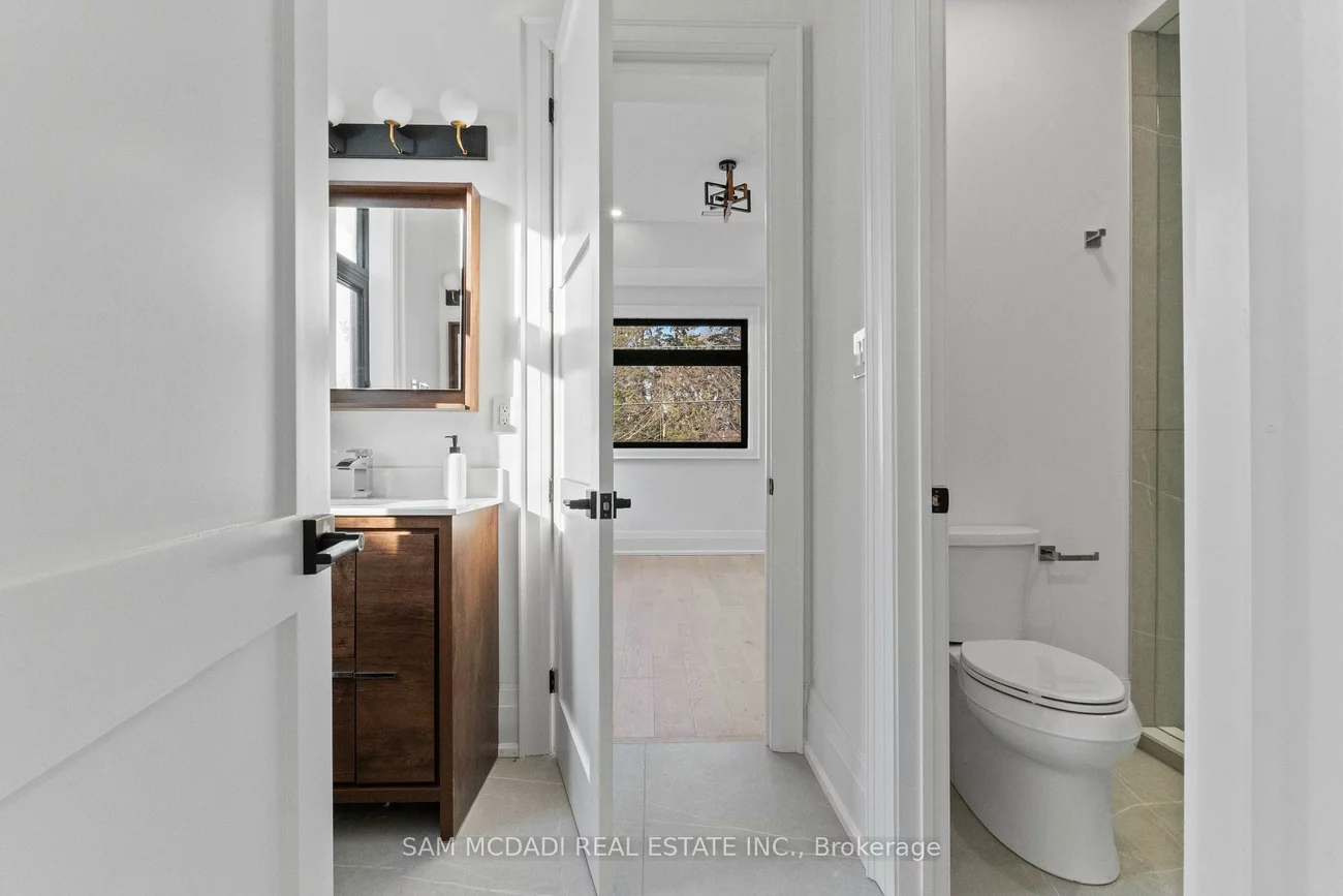 1610, Kenmuir, Mineola, Mississauga