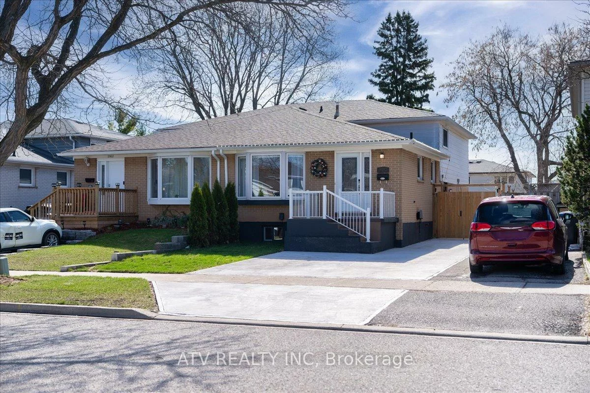 2504, Glamworth, Sheridan, Mississauga