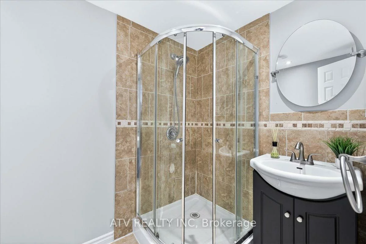 2504, Glamworth, Sheridan, Mississauga