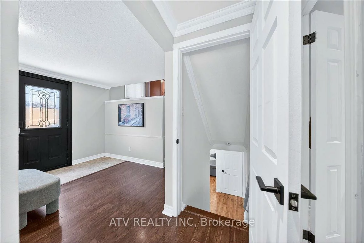 2504, Glamworth, Sheridan, Mississauga