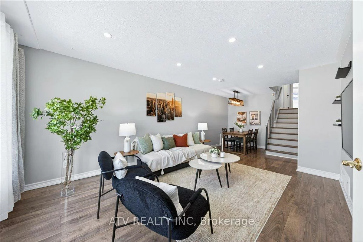 2504, Glamworth, Sheridan, Mississauga