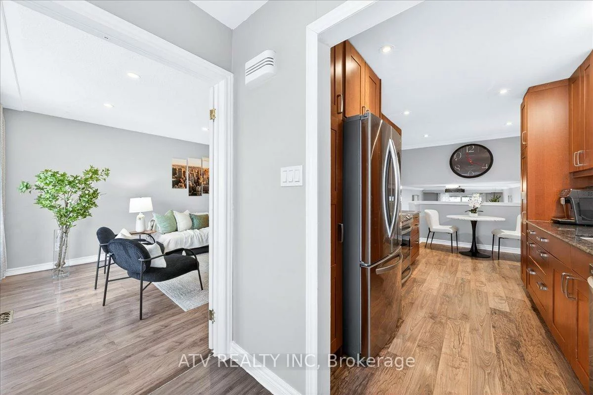 2504, Glamworth, Sheridan, Mississauga