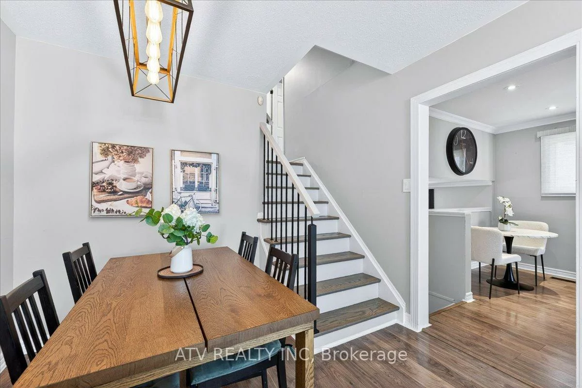 2504, Glamworth, Sheridan, Mississauga