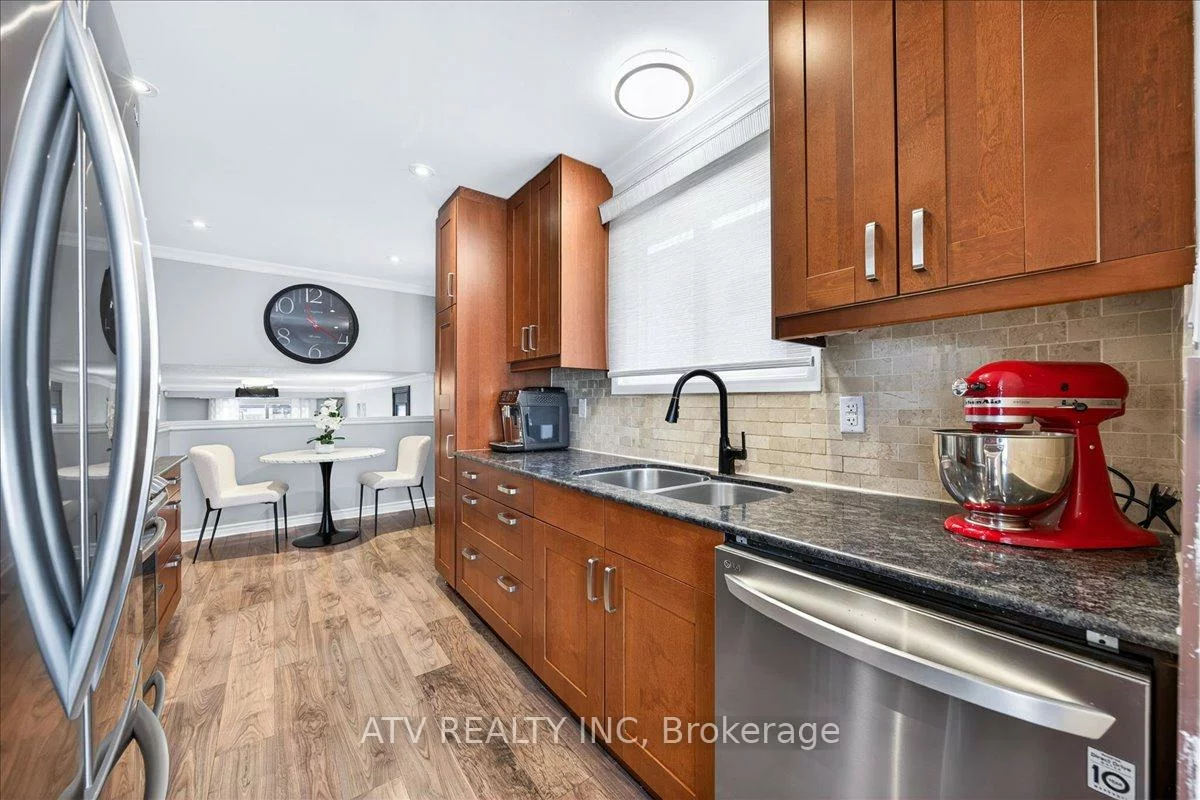 2504, Glamworth, Sheridan, Mississauga