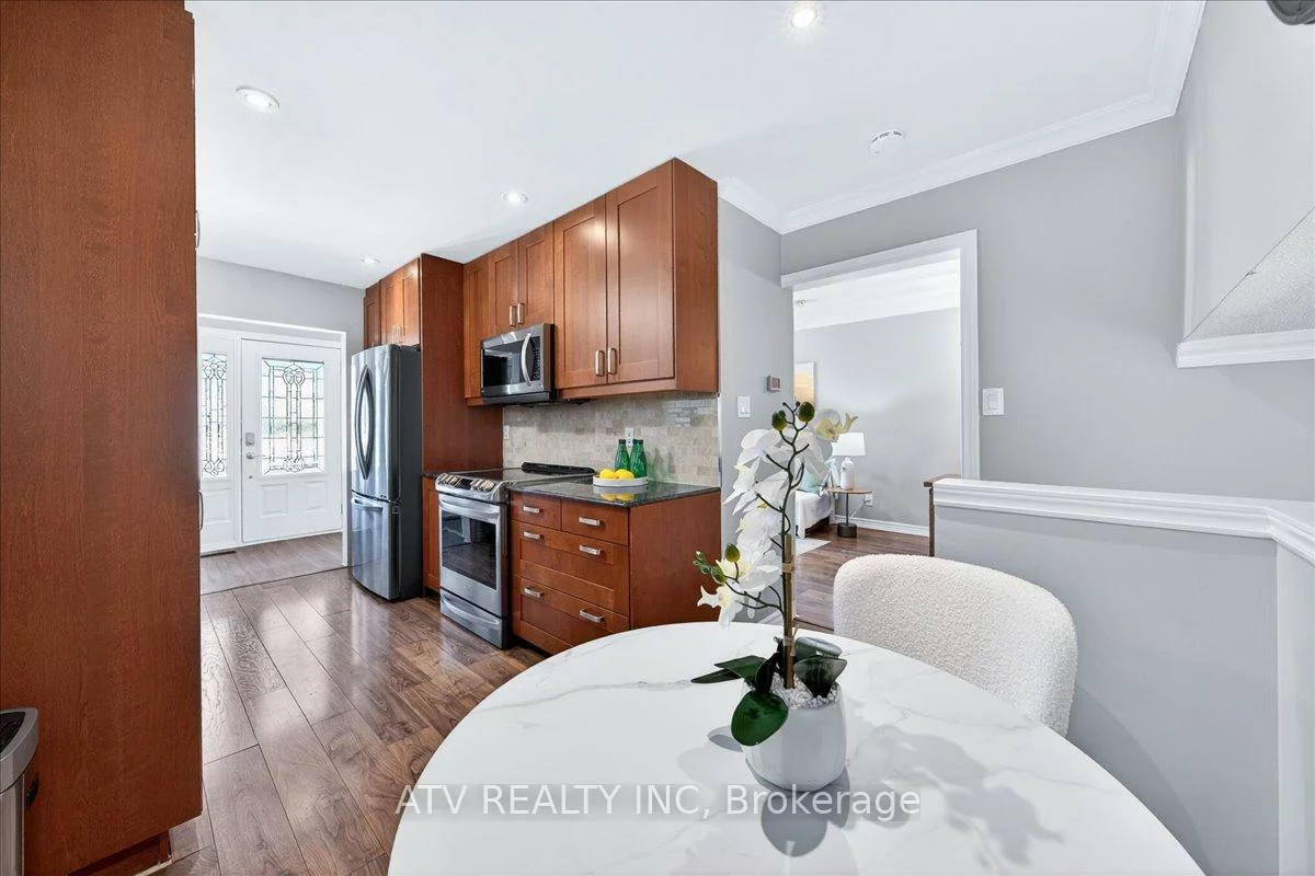 2504, Glamworth, Sheridan, Mississauga