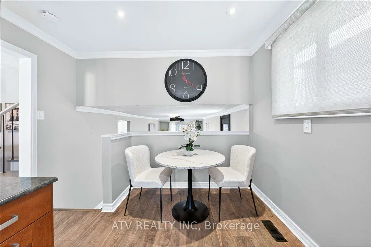 2504, Glamworth, Sheridan, Mississauga