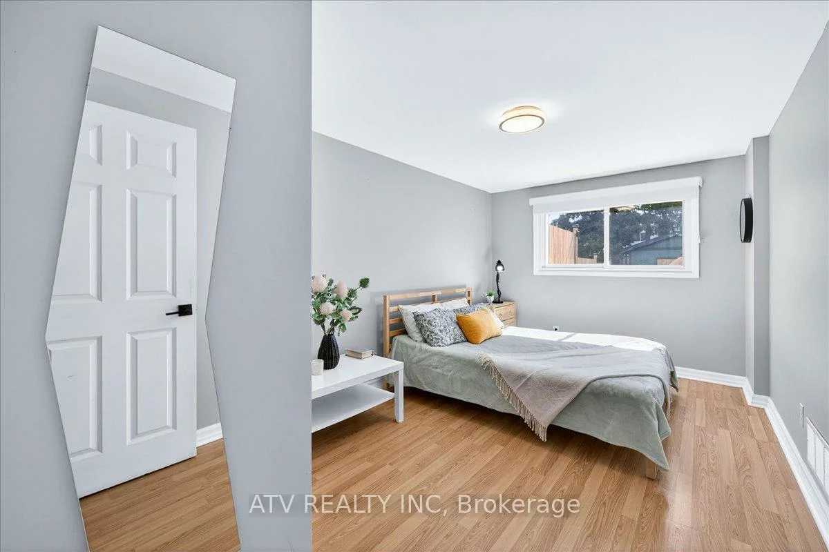 2504, Glamworth, Sheridan, Mississauga