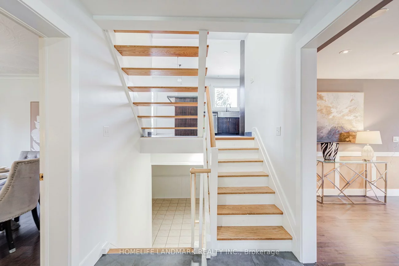 1608, Sherwood Forrest, Sheridan, Mississauga