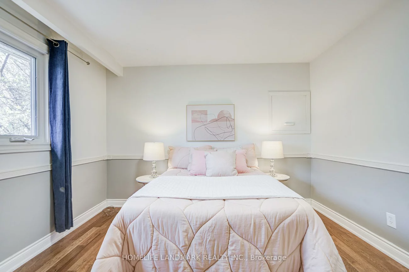 1608, Sherwood Forrest, Sheridan, Mississauga