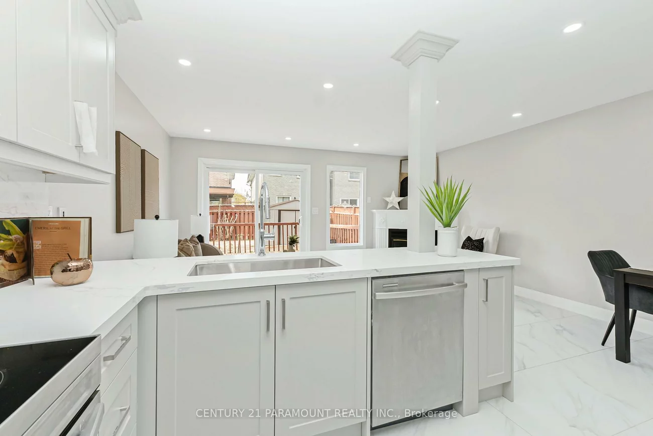 641, Macbeth, Meadowvale Village, Mississauga