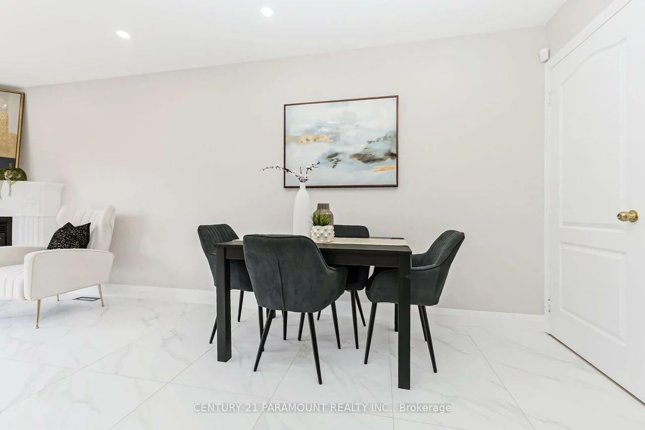 641, Macbeth, Meadowvale Village, Mississauga