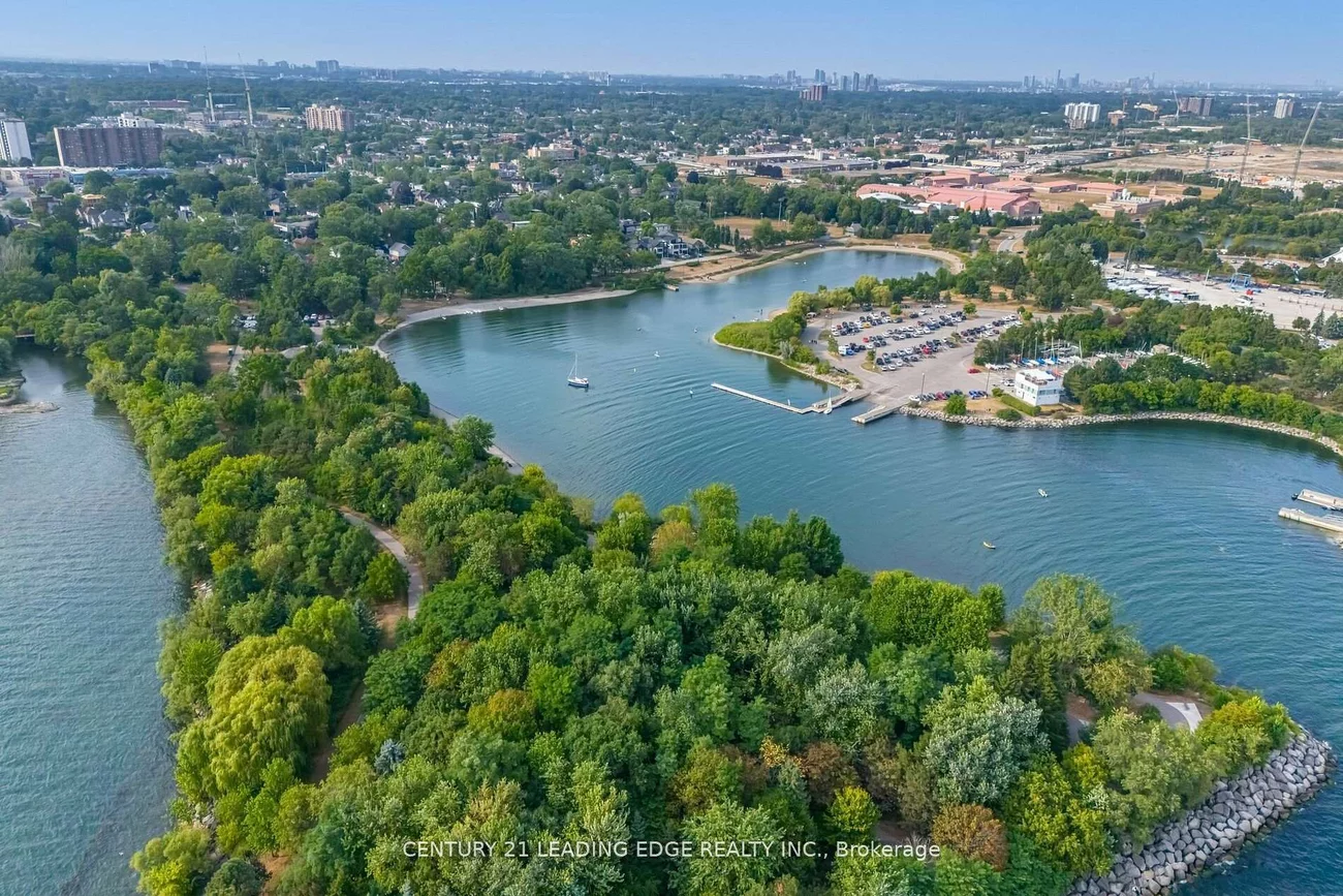 586, Curzon, Lakeview, Mississauga