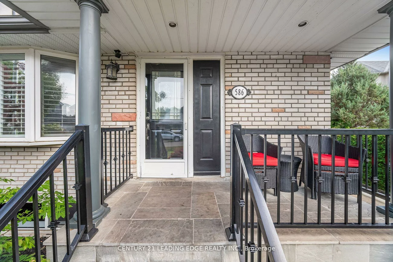 586, Curzon, Lakeview, Mississauga