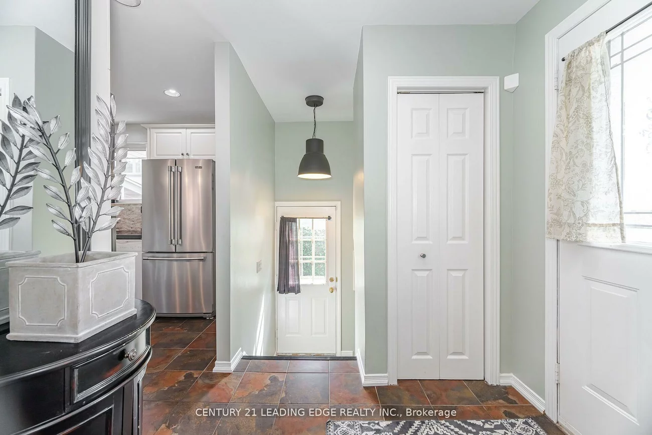 586, Curzon, Lakeview, Mississauga