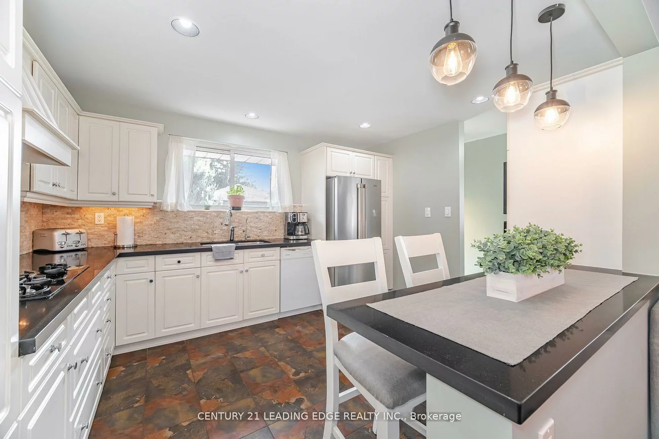 586, Curzon, Lakeview, Mississauga