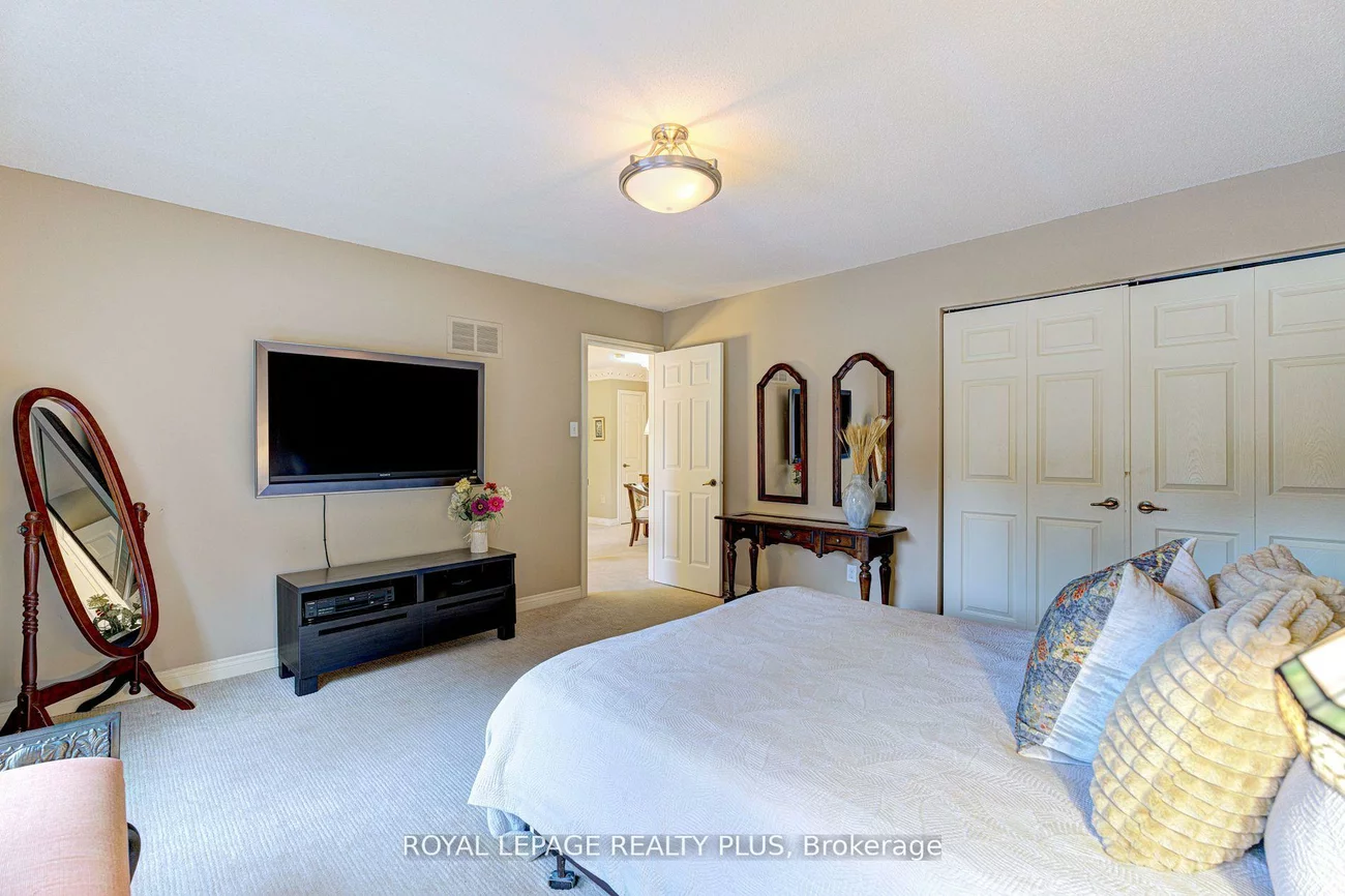 1760, Featherston, Erin Mills, Mississauga