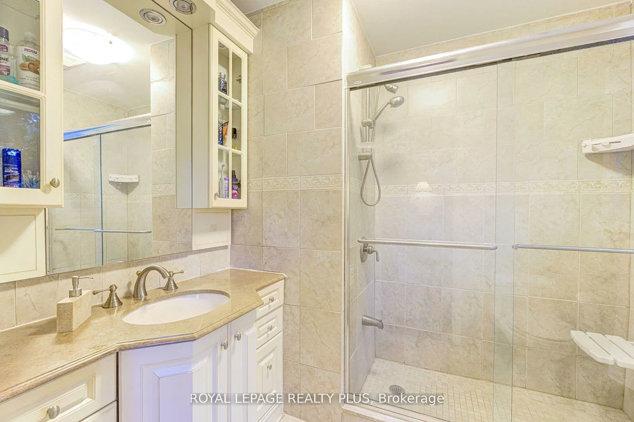 1760, Featherston, Erin Mills, Mississauga