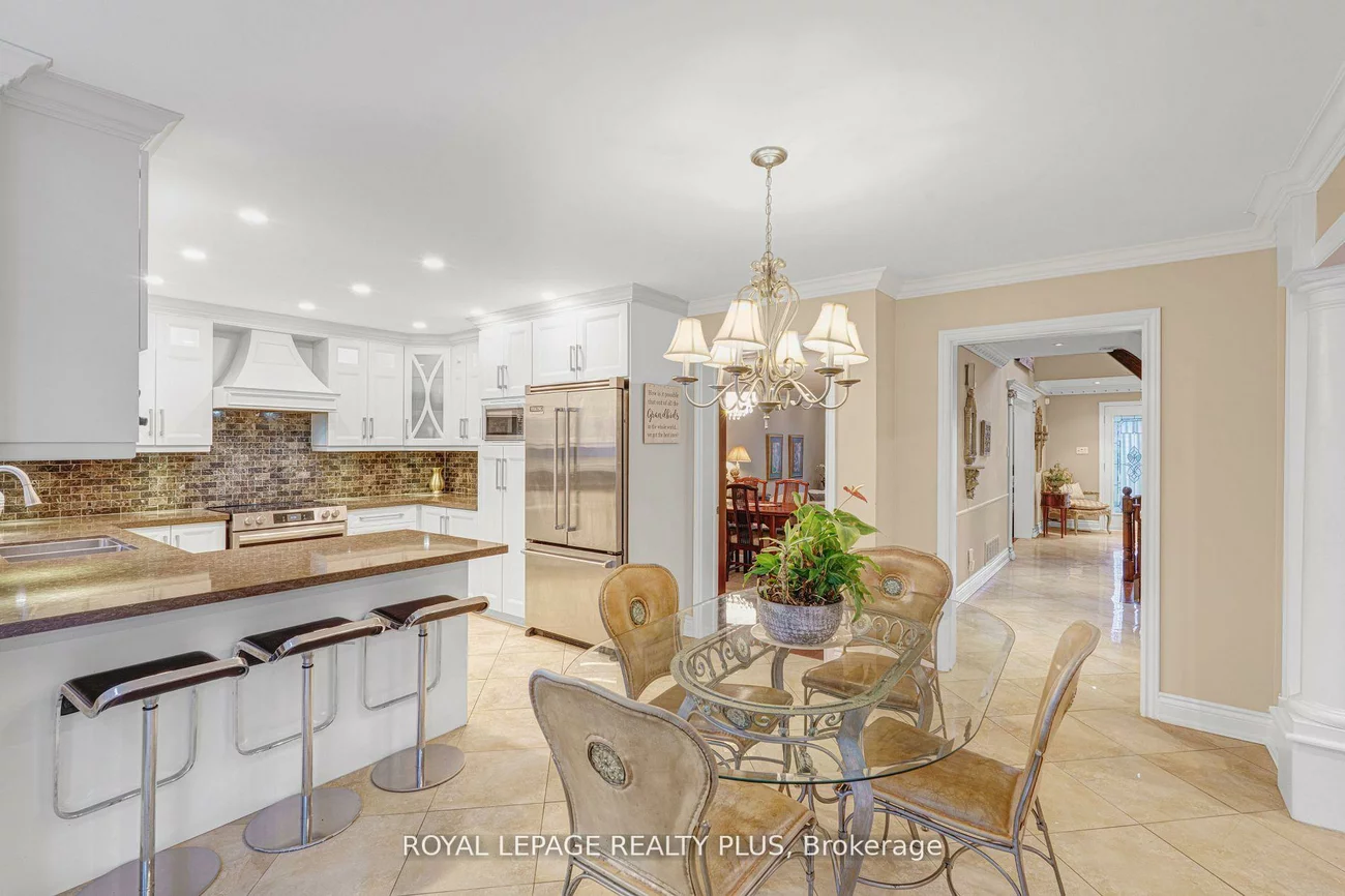 1760, Featherston, Erin Mills, Mississauga