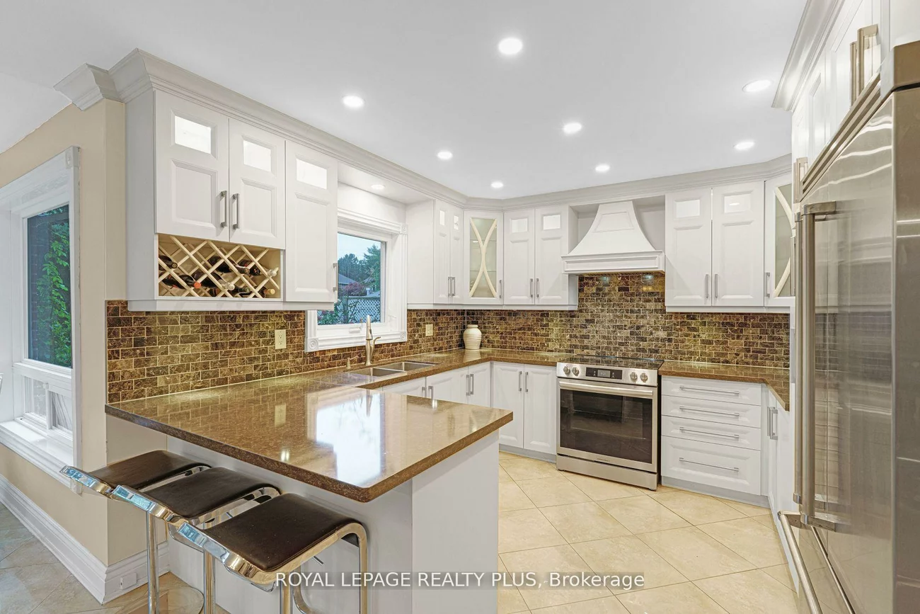 1760, Featherston, Erin Mills, Mississauga