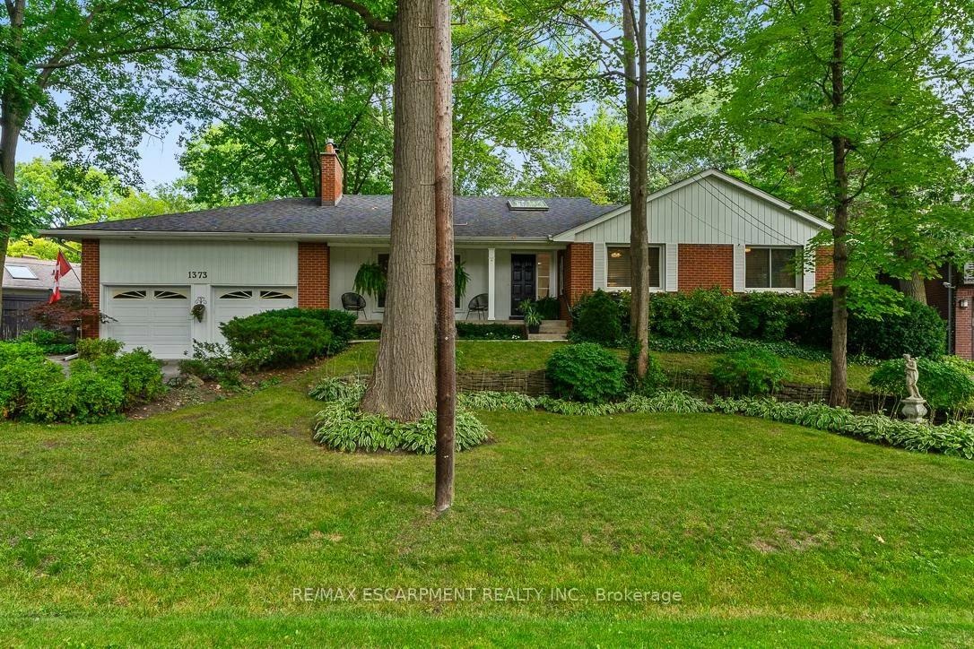 1373, Queen Victoria, Lorne Park, Mississauga