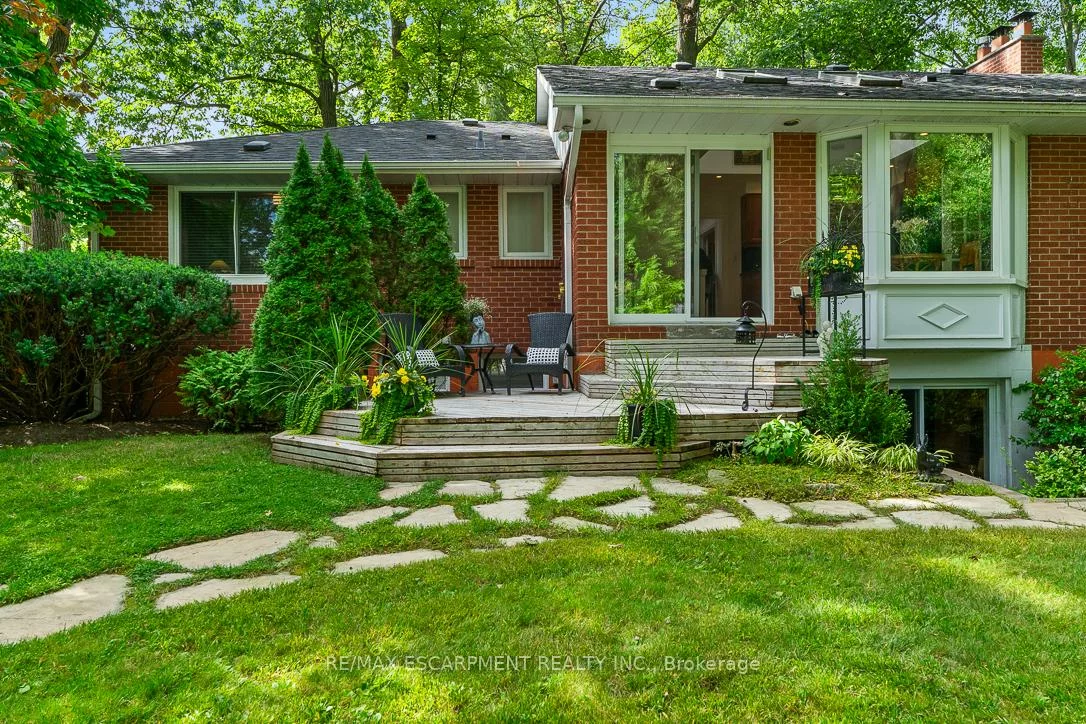 1373, Queen Victoria, Lorne Park, Mississauga