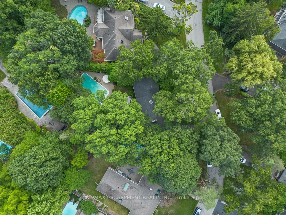 1373, Queen Victoria, Lorne Park, Mississauga