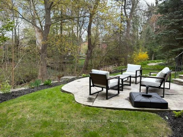 1722, The Pines, Lorne Park, Mississauga