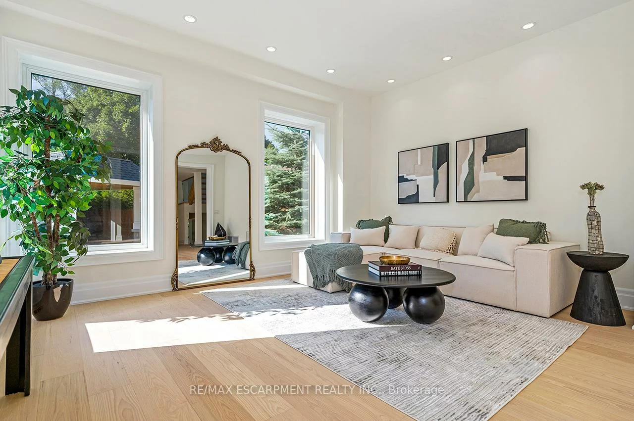 1618, Dogwood, Mineola, Mississauga