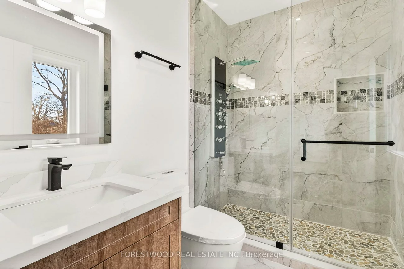 193, Mateo, Cooksville, Mississauga