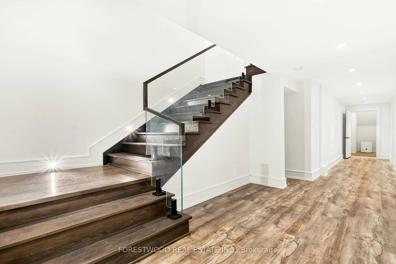 193, Mateo, Cooksville, Mississauga