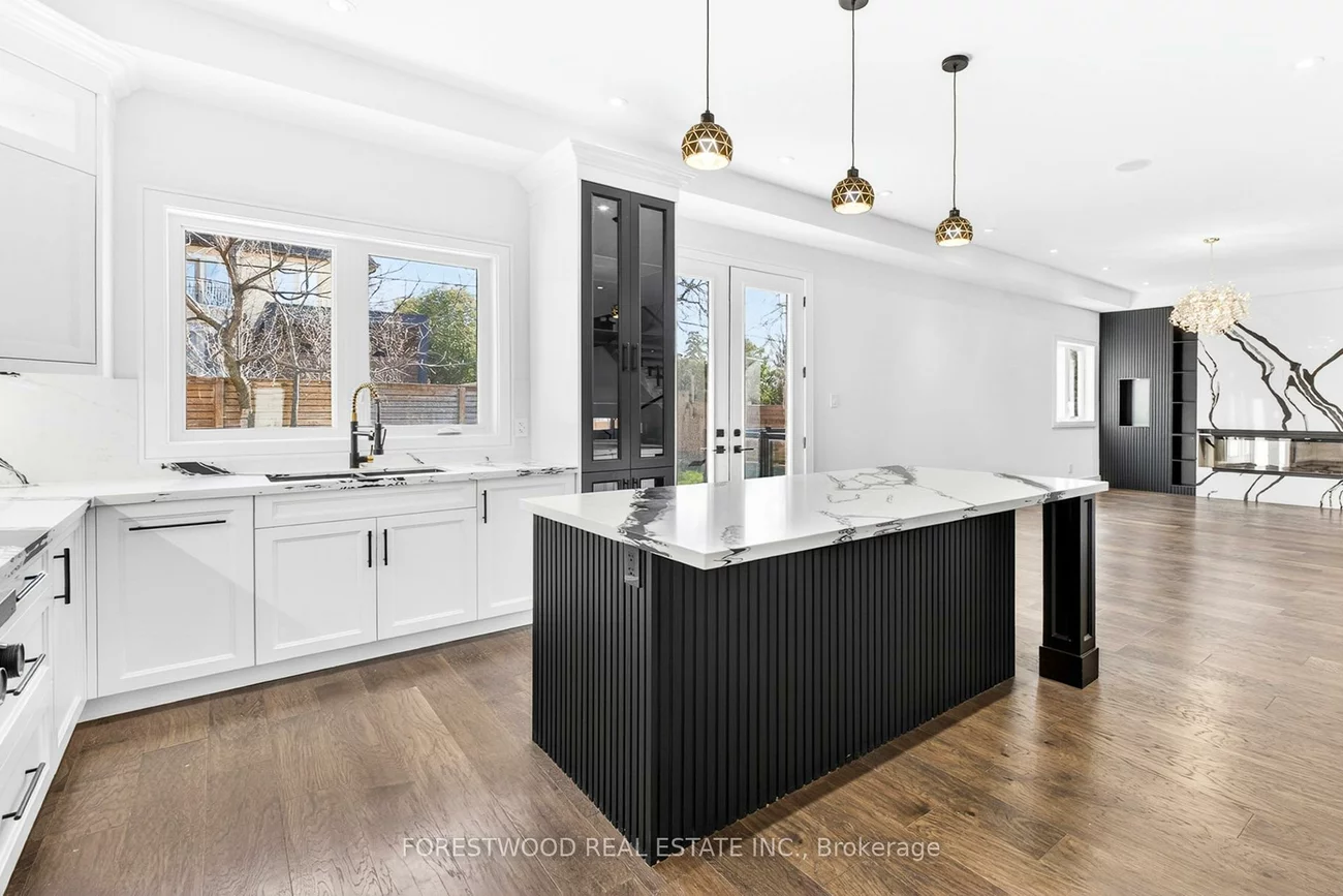 193, Mateo, Cooksville, Mississauga