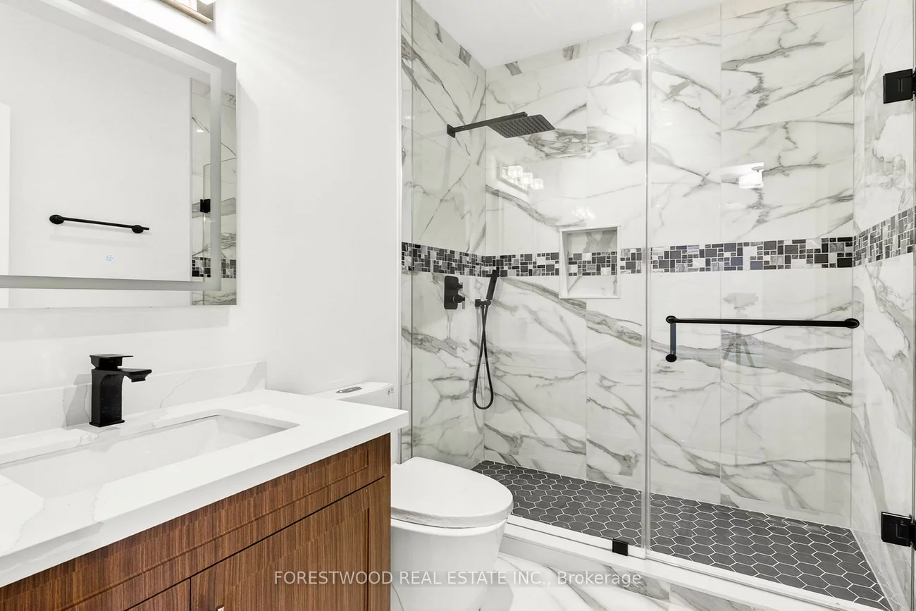 193, Mateo, Cooksville, Mississauga