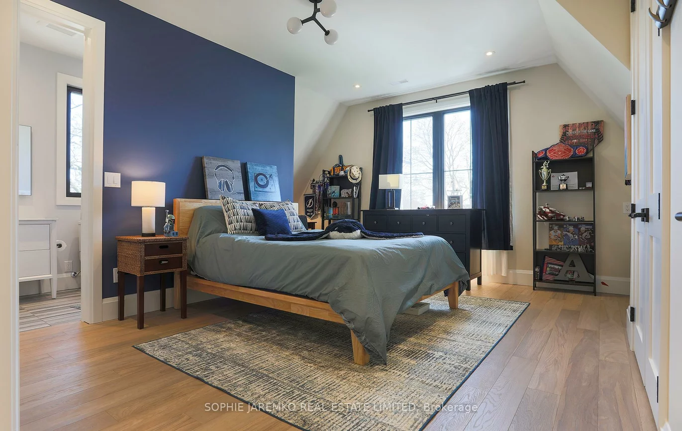 939, Melton, Lakeview, Mississauga