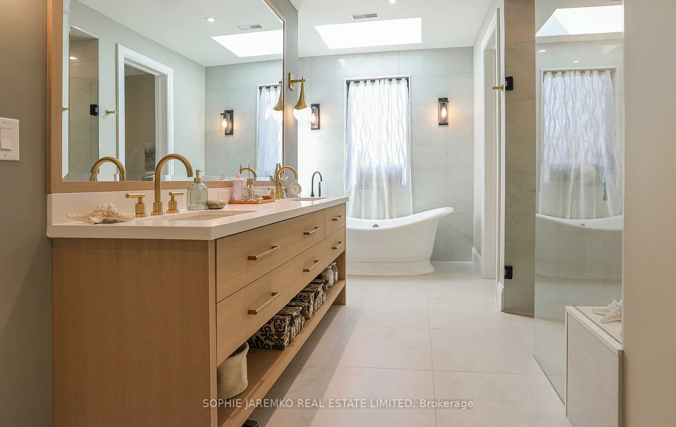 939, Melton, Lakeview, Mississauga