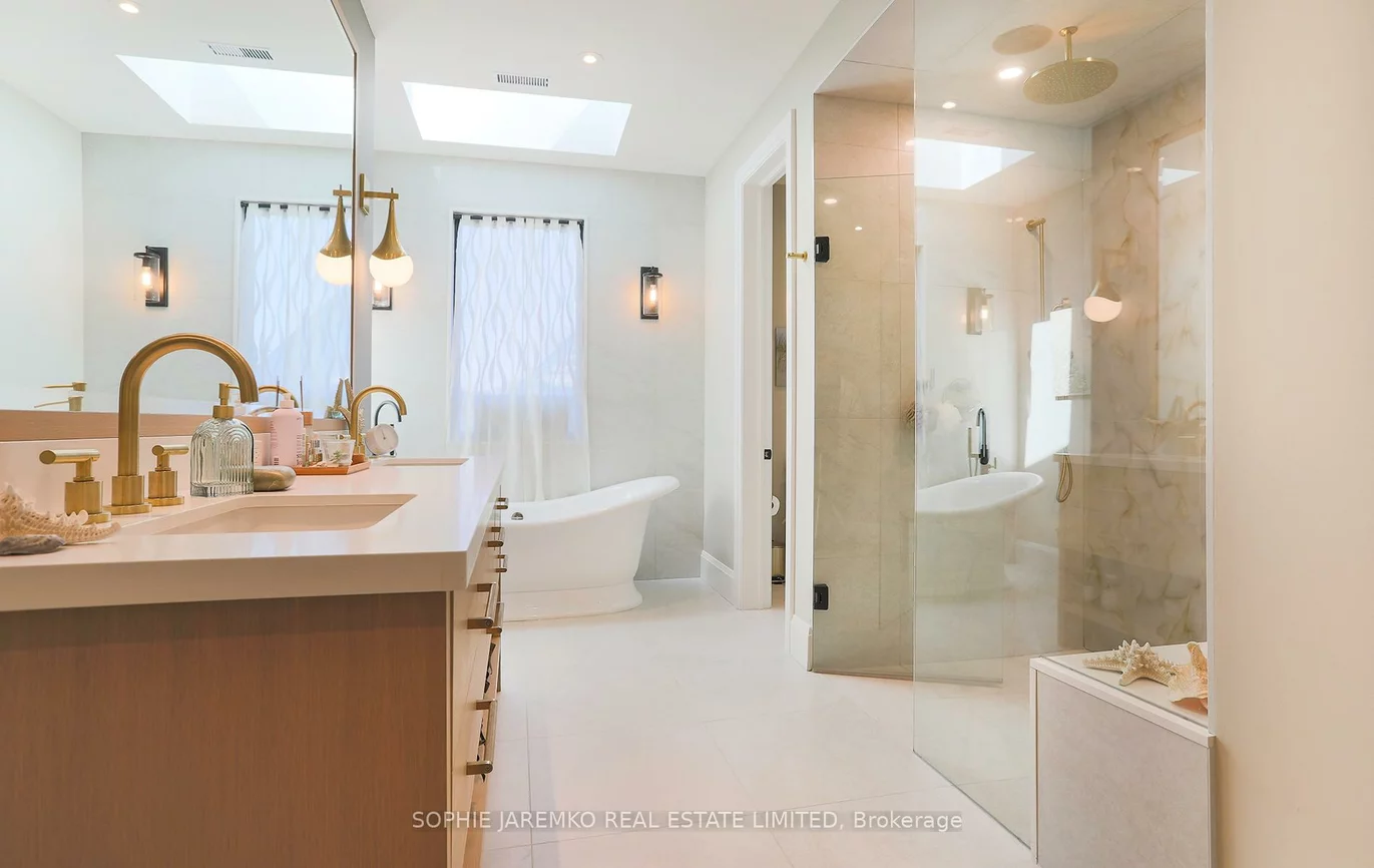 939, Melton, Lakeview, Mississauga