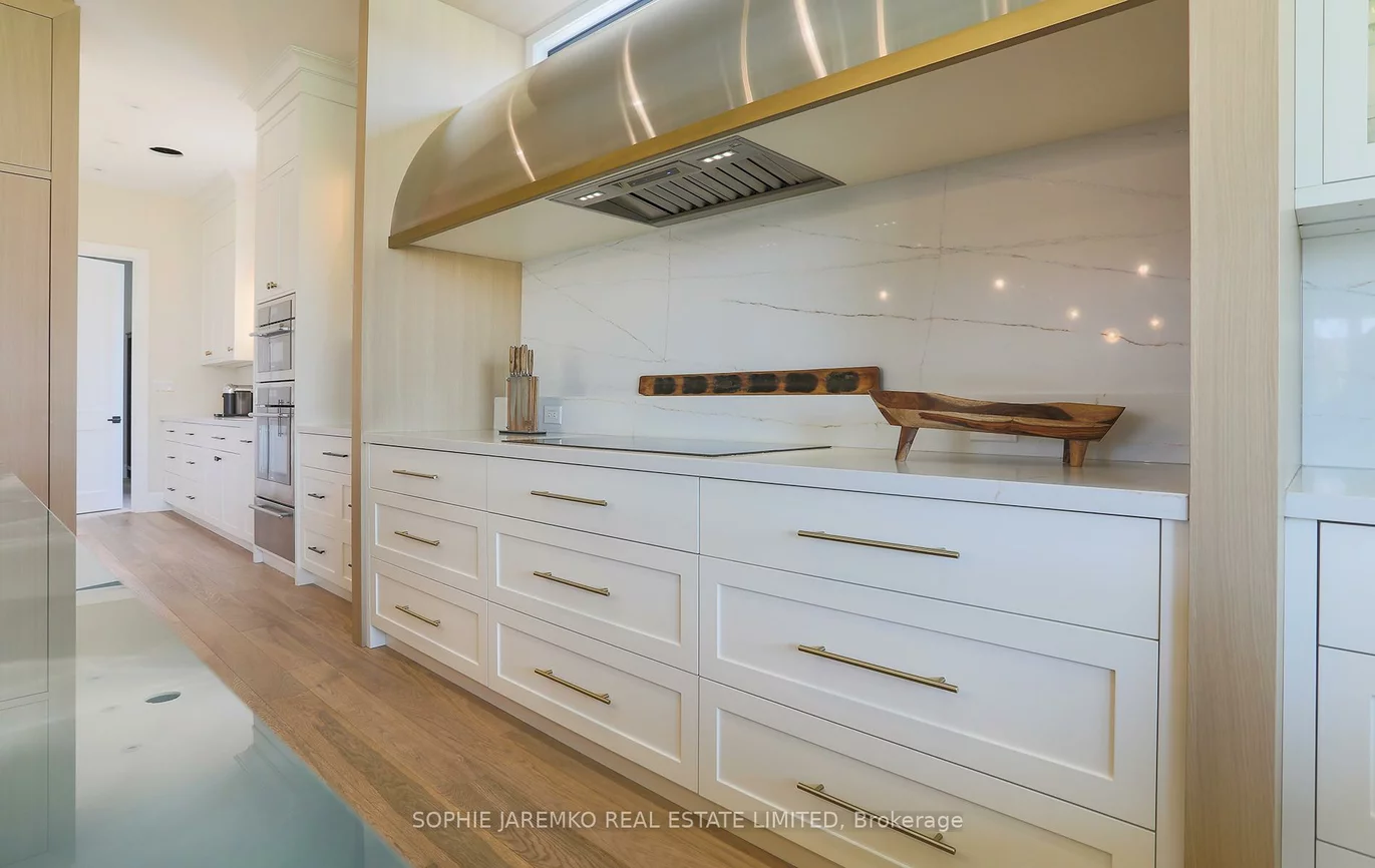 939, Melton, Lakeview, Mississauga