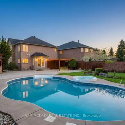 1159, Barnswallow, East Credit, Mississauga