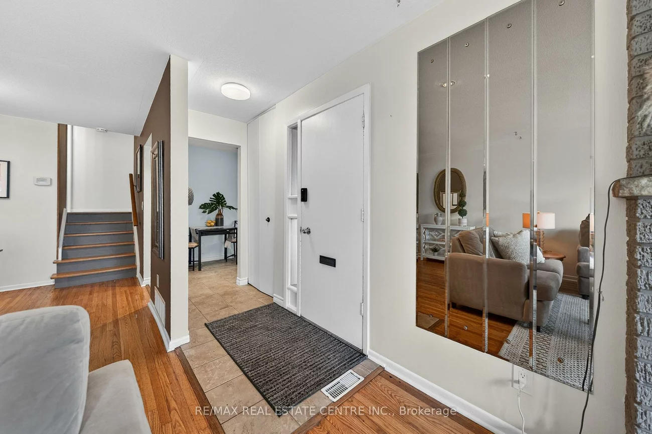 1177, Westerdam, Applewood, Mississauga
