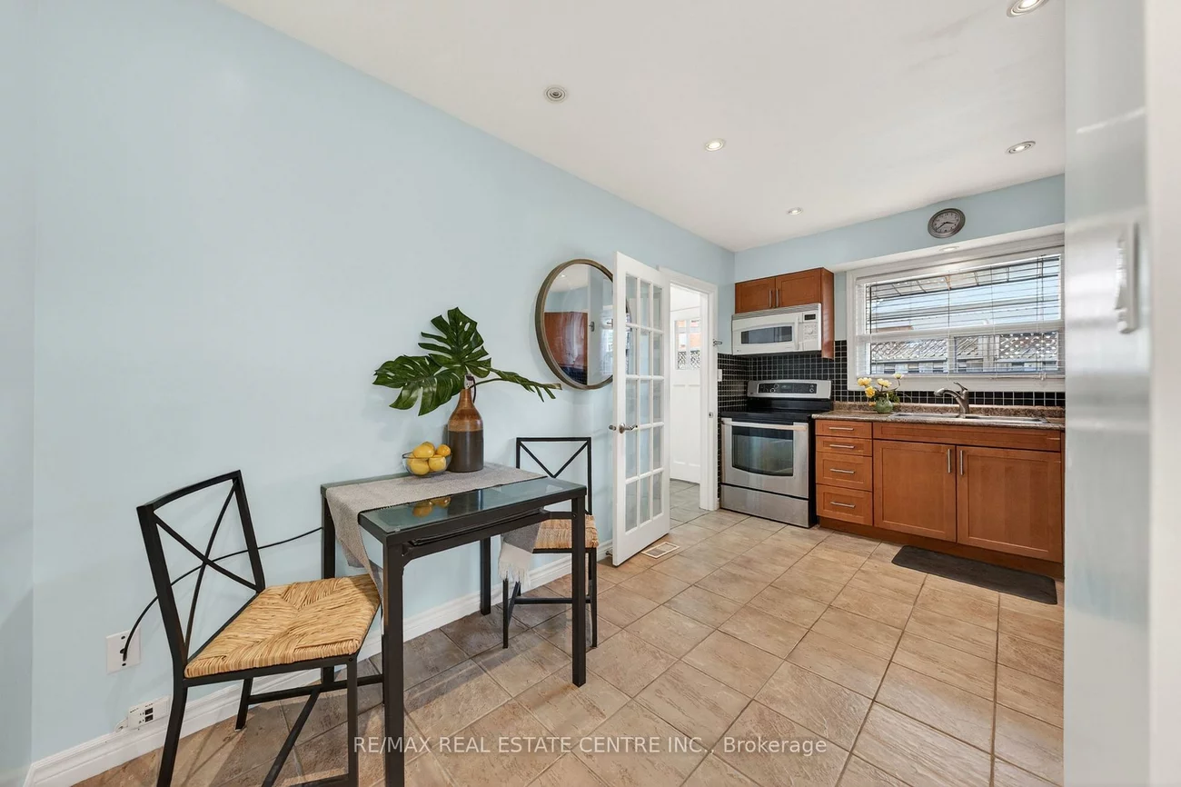 1177, Westerdam, Applewood, Mississauga