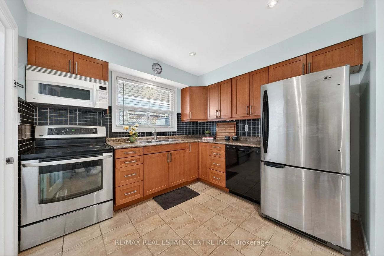 1177, Westerdam, Applewood, Mississauga