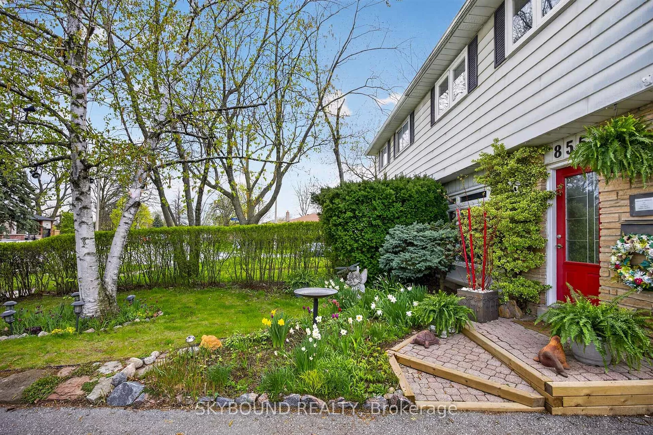 855, Flagship, Applewood, Mississauga