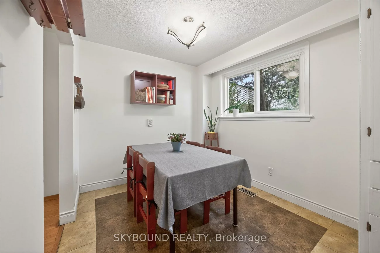 855, Flagship, Applewood, Mississauga