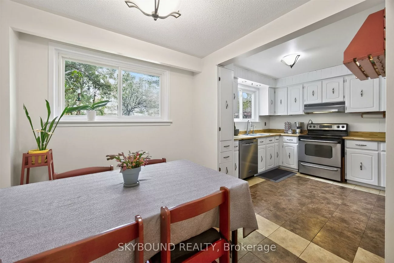 855, Flagship, Applewood, Mississauga