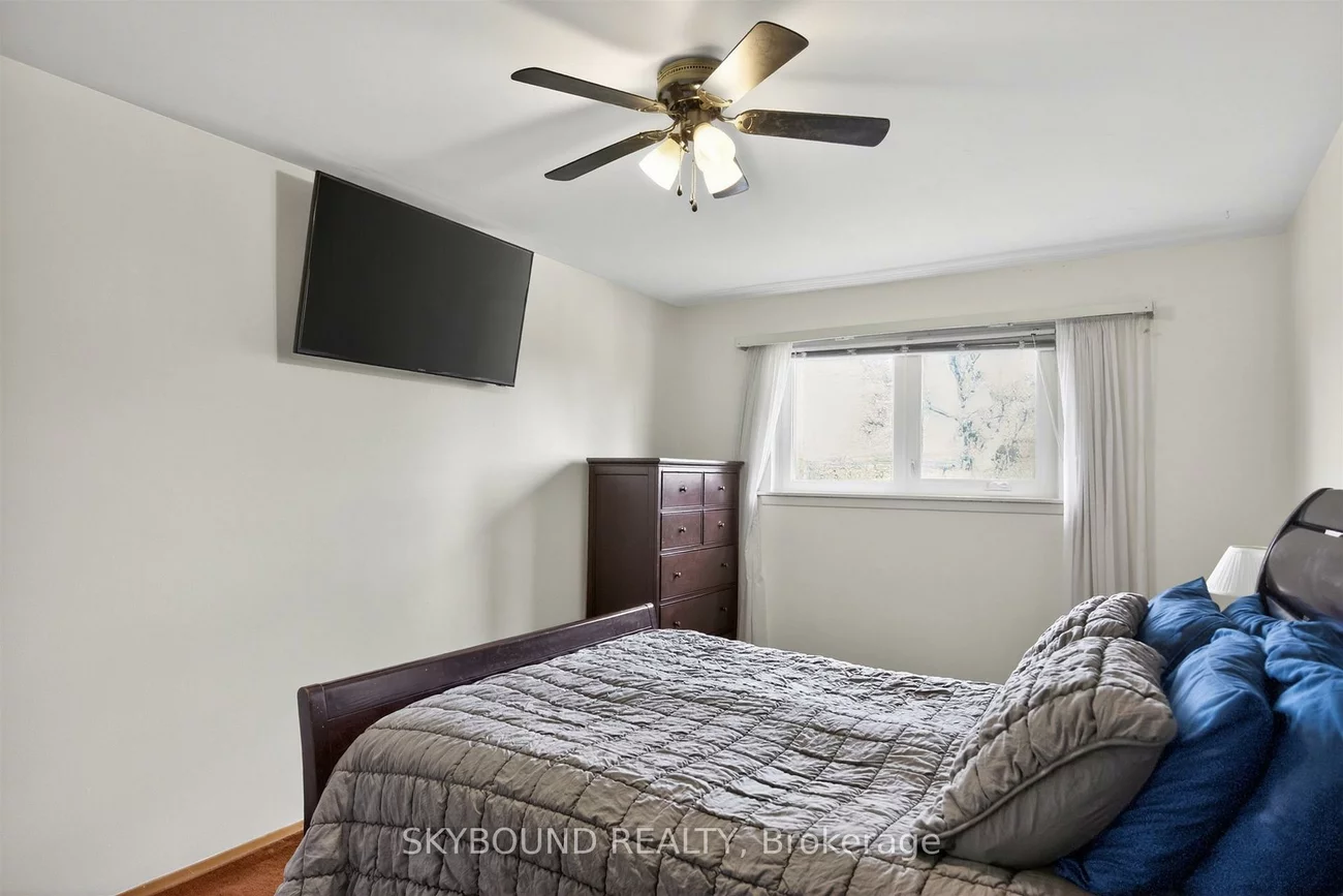 855, Flagship, Applewood, Mississauga