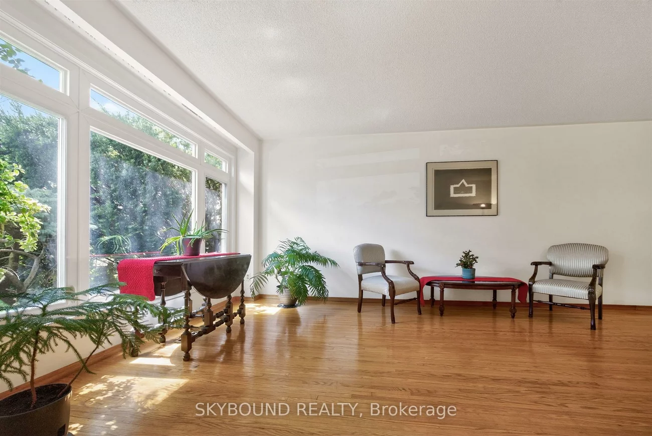 855, Flagship, Applewood, Mississauga