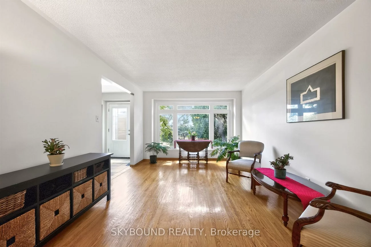 855, Flagship, Applewood, Mississauga