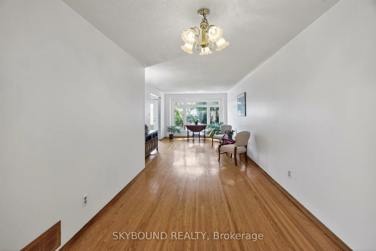 855, Flagship, Applewood, Mississauga