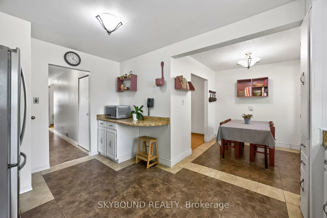 855, Flagship, Applewood, Mississauga