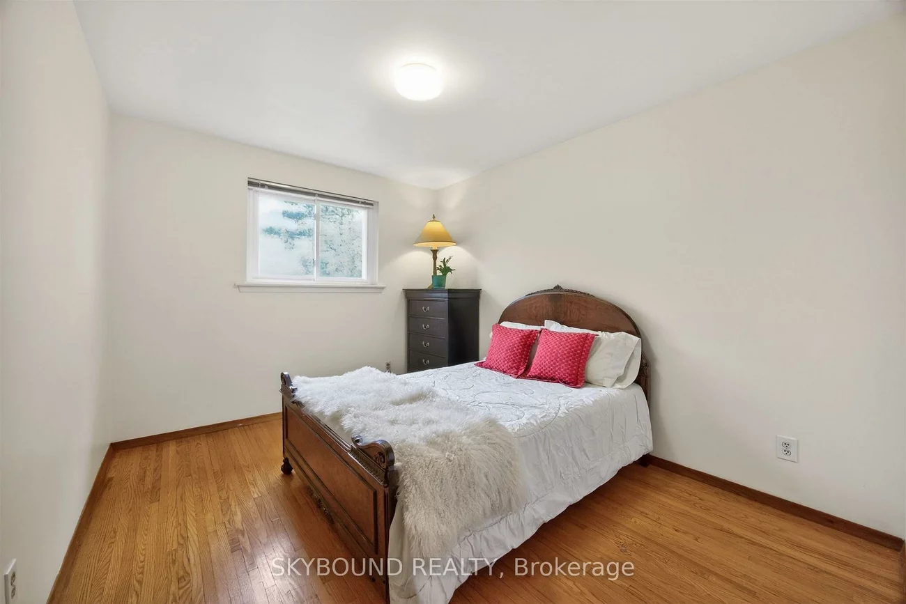 855, Flagship, Applewood, Mississauga