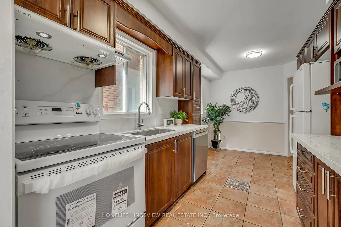 5502, Cosmic, Hurontario, Mississauga